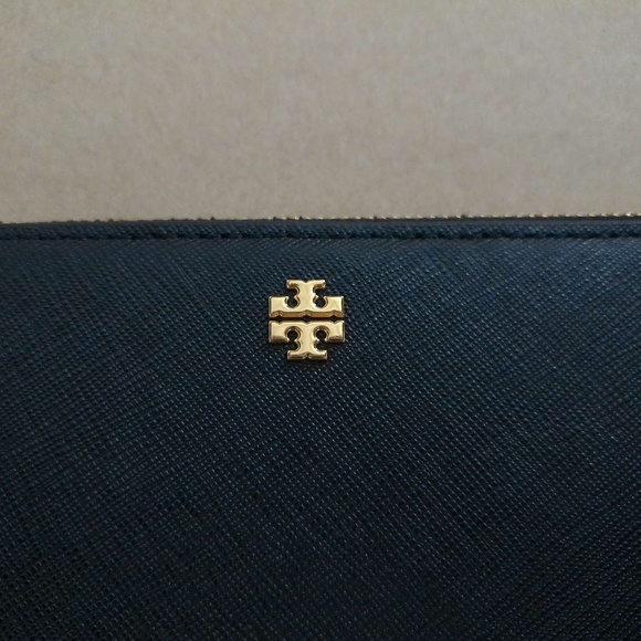 AUTHENTIC BLACK TORY BURCH ENVELOPE WALLET - Picture 7 of 7